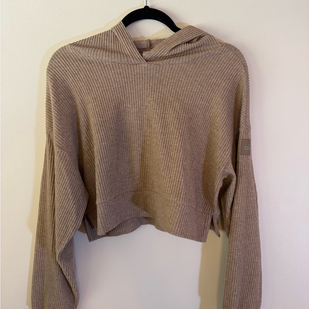 ALO Yoga Muse Ribbed Cropped Hoodie in Gravel